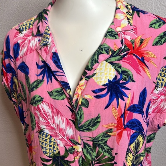 Kiwi Fresh Tropical Button-Up Blouse | Size 1X | Pineapple & Floral Print - Picture 2 of 7